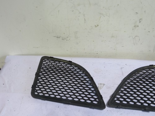 04 PONTIAC GRAND PRIX FRONT GRILLS LEFT AND RIGHT - Picture 6 of 6