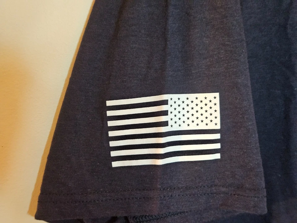 Camiseta Oficial STIHL Bandera Insignia Azul Marino - Tallas L, XL y 3X Foto 3 de 4