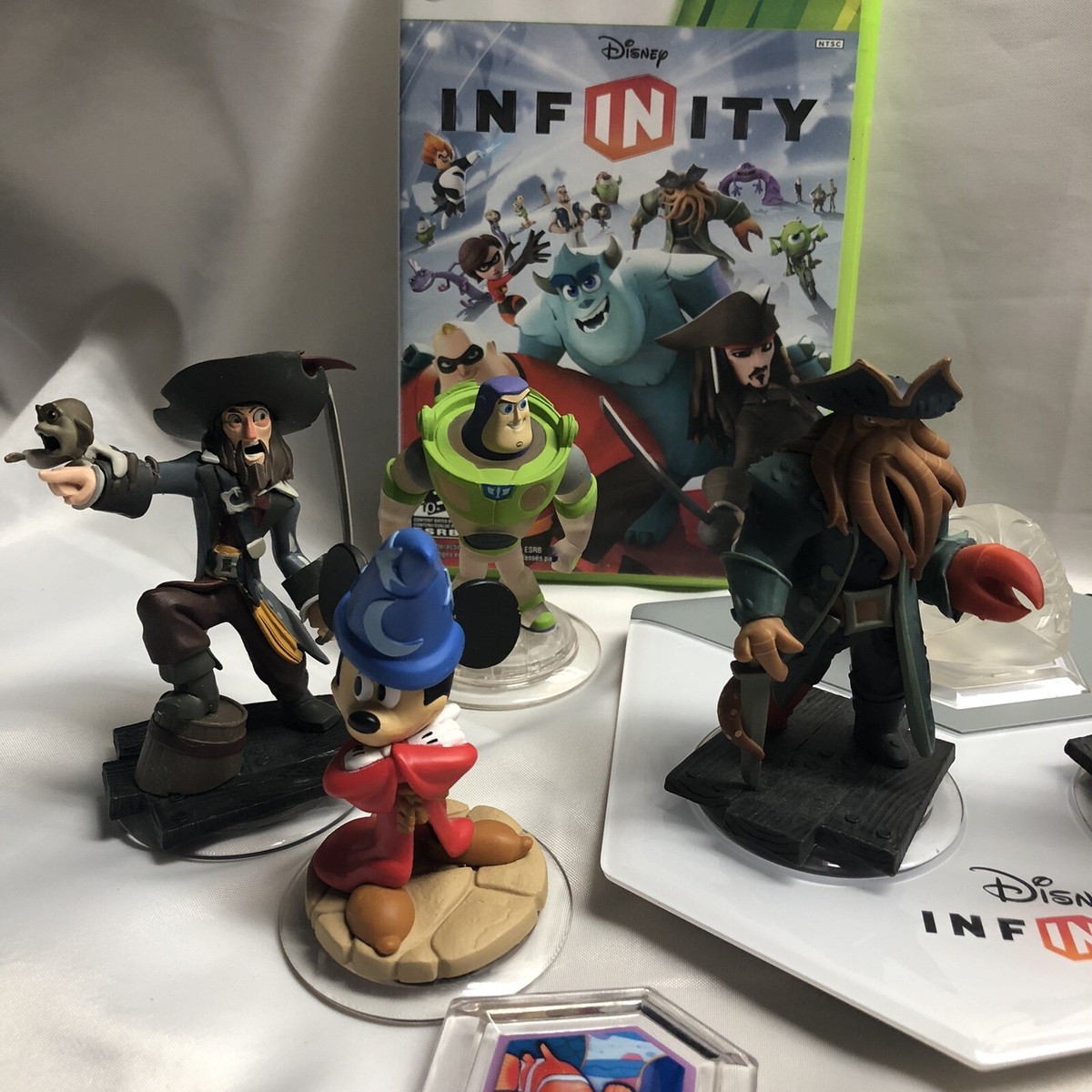 Disney Infinity 1.0 Base with Figures Set - Microsoft Xbox 360 10