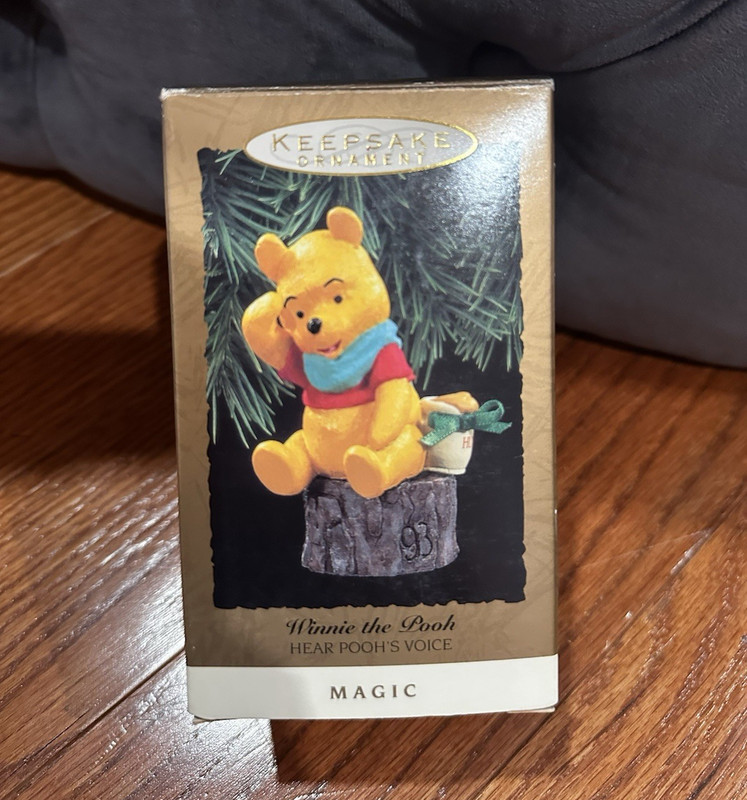 Hallmark Keepsake Magic Ornament Disney Winnie the Pooh "Hear Pooh’s Voice" 1993