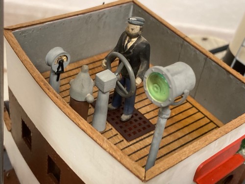 33 inch 1/33 scale Graupner Bugsier 3 Tug boat Radio Controlled Project model - Picture 5 of 19