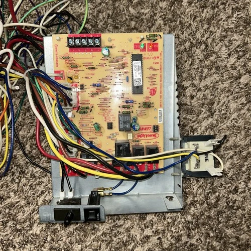 UNIVERSAL REPLACEMENT LENNOX 150-0993 21D83M-843 WHITE ROGERS Control Board