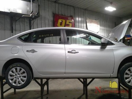 Nissan Sentra 2014 tapa de consola central solo negra - Imagen 10 de 11