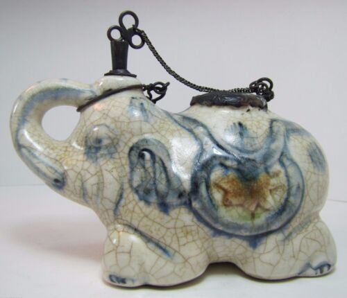 Ancienne lampe à huile en porcelaine asiatique éléphant op tuyau d'huile inhabituelle poignée en métal mince dessus d'outil - Photo 1 sur 12