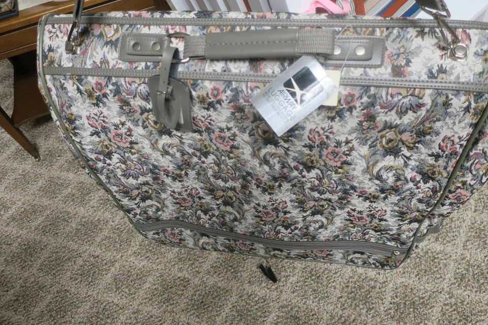 Vtg .Airway Luggage Company Hanging Garment Bag Gray Rose Tapestry  - Image 2 of 4