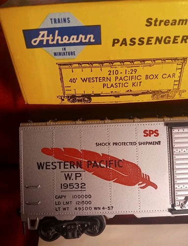 Western Pacific Red Feather Boxcar 40' Athearn 210 R4A Yellow Box 19532 Cushion - Picture 2 of 6