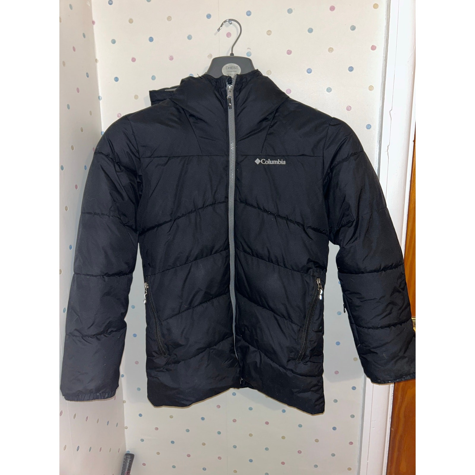 Kids Columbia puffer jacket black excellent condition size Large  age 14-16