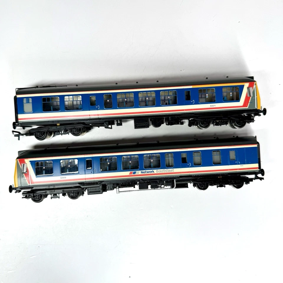 OO Scale Branch Line 32-901 Class 108 DMU 2 Car Network Southeast DCC Ready - Image 3 of 4