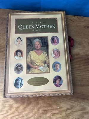 The Queen Mother: A Special Photographic Celebration By  Christopher Warwick