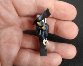 Lego Pirates of The Caribbean Blackbeard Minifigure poc007 from 4192 4195