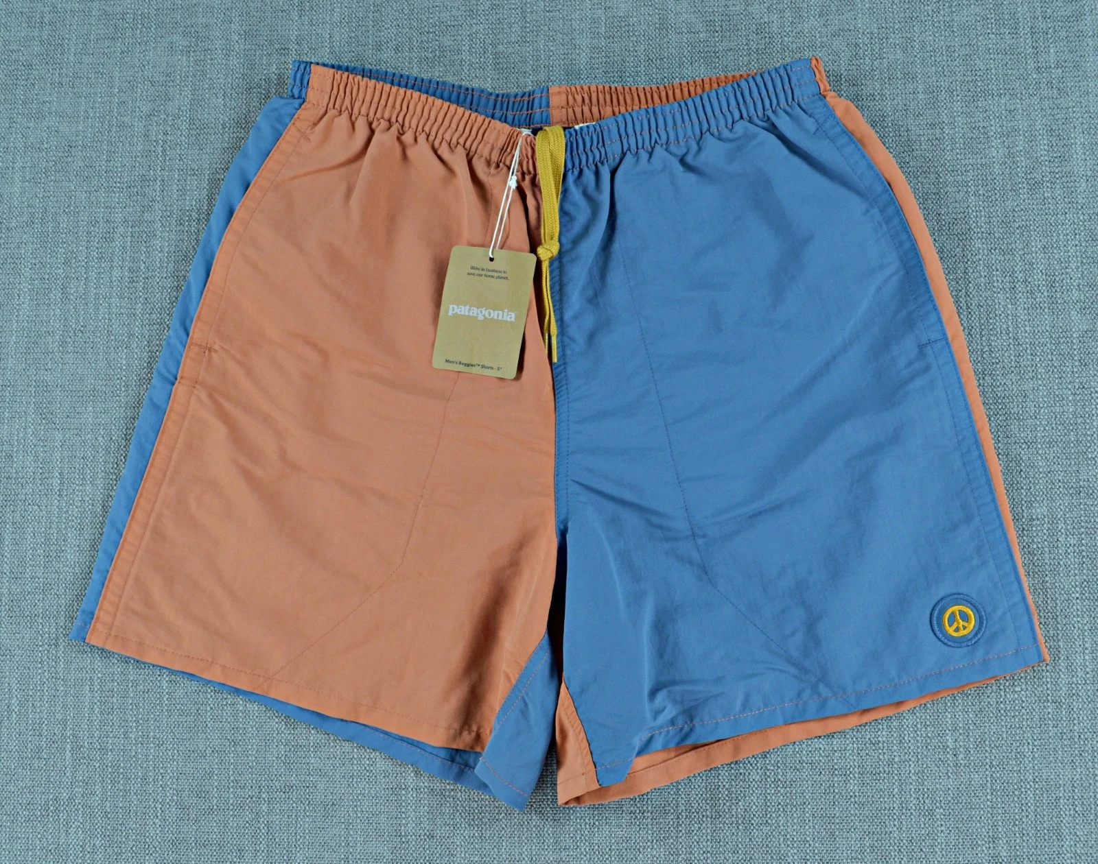 Patagonia Baggies Shorts Men’s S Color Block Peace Patch Mesh Lined NWT