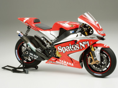 TAMIYA 1/12 Yamaha YZR-M1 '04 No.7 / No.33 Spain's No.1 #14100
