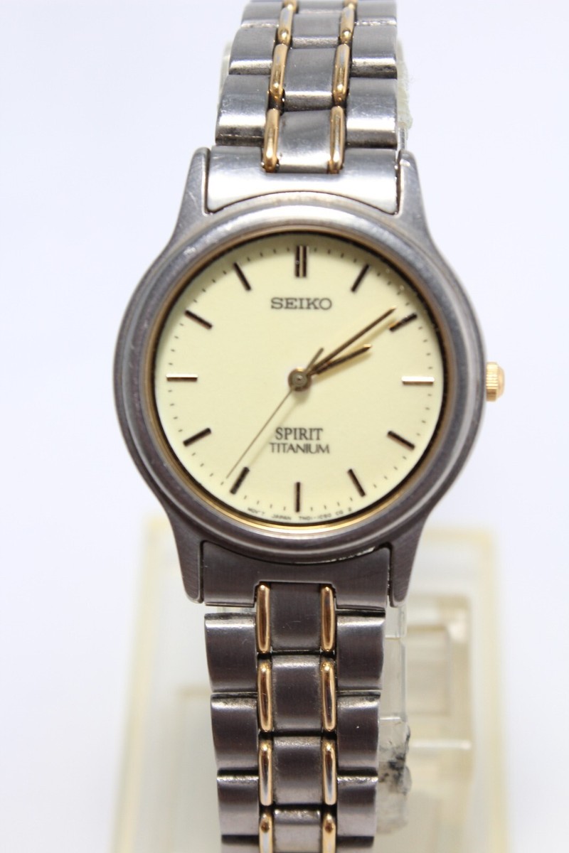 SEIKO SPIRIT Titanium analog vintage watch 7N01-6730 cased