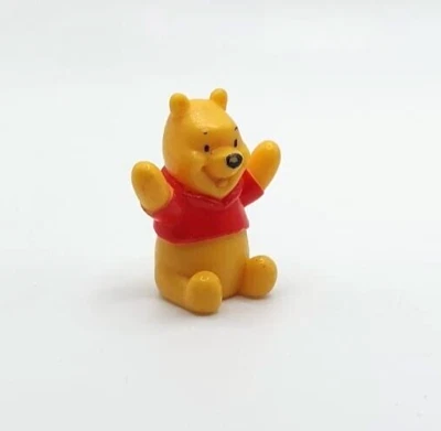 Mini-Figurine Disney Winnie L'Ourson - Winnie Assis - Photo 1/2