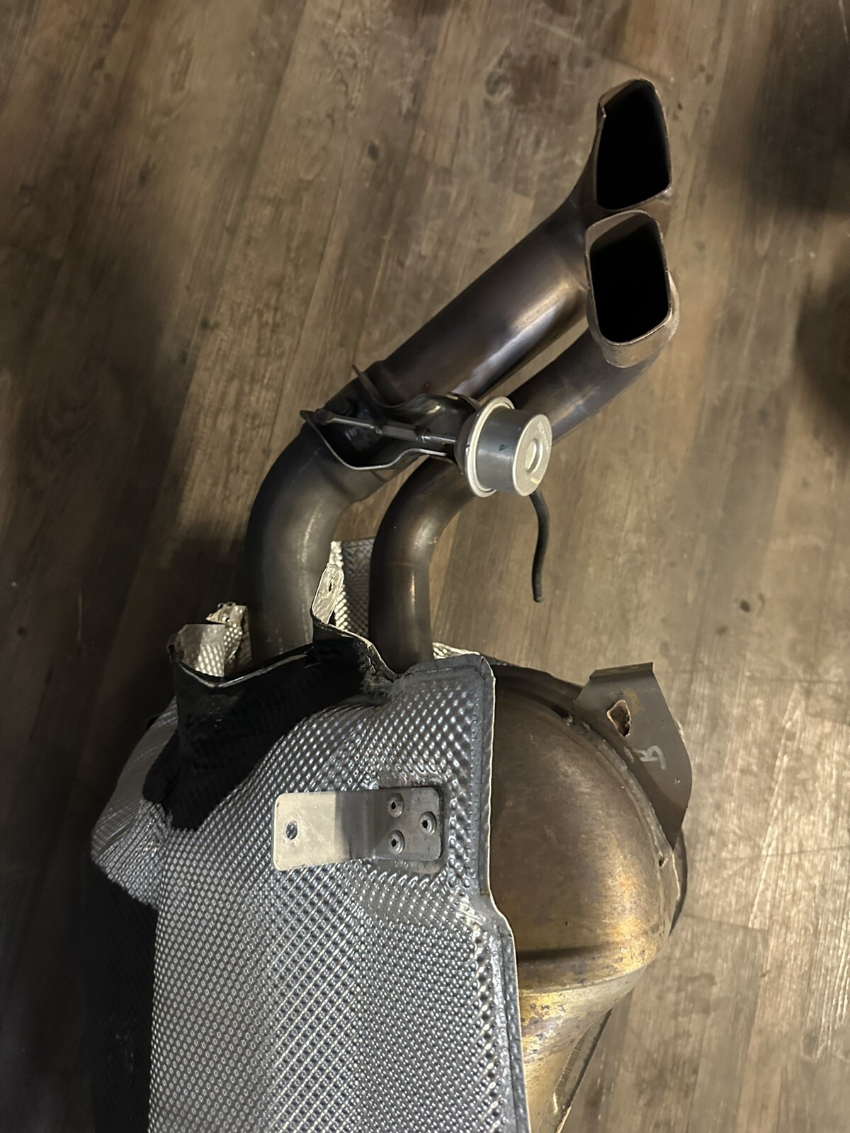 2017 AUDI R8 V10 EXHAUST MUFFLER SYSTEM OEM GENUINE 420 251 609 W/ SHEILD
