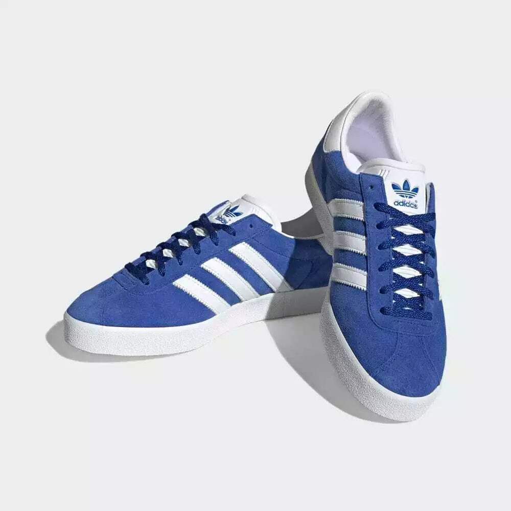 Adidas gazelle hotsell royal blue white