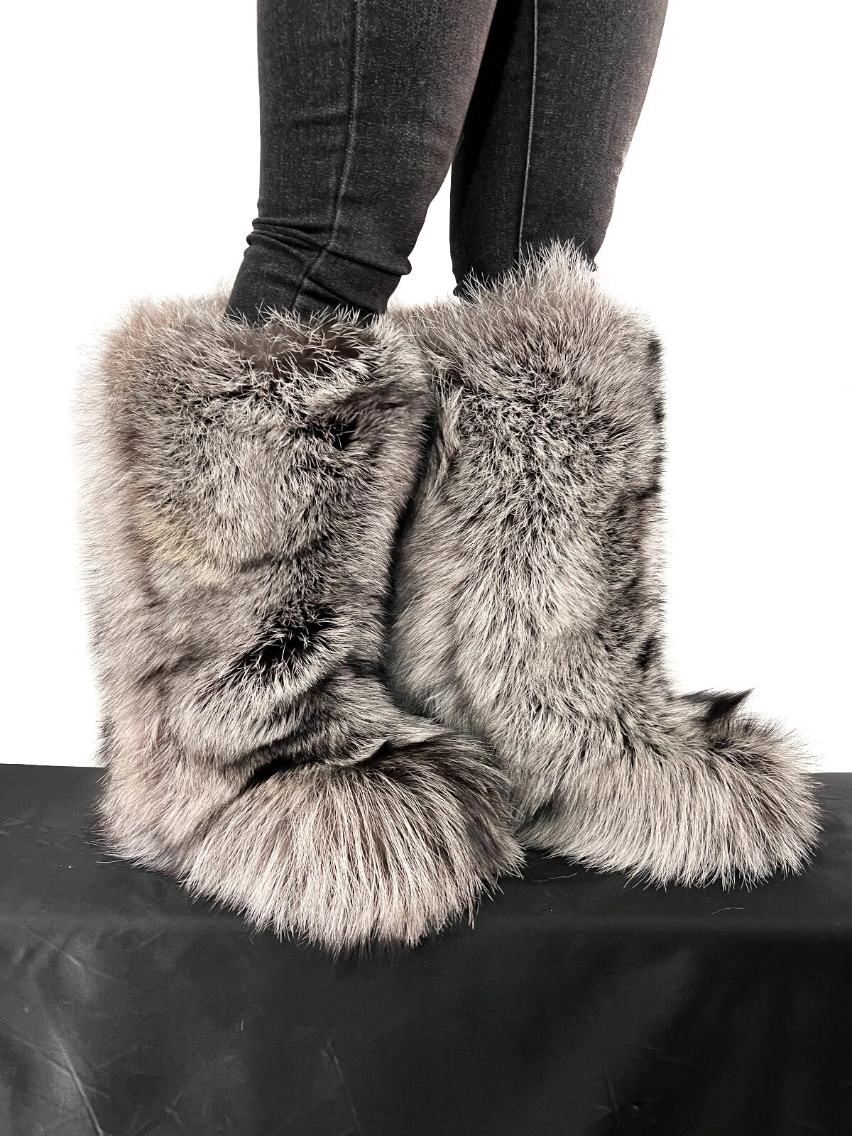 Silver Fox Fur Boots Double Sided Knee High Fur Winter Boots Indoor and Outdoor
Opens in a new windo