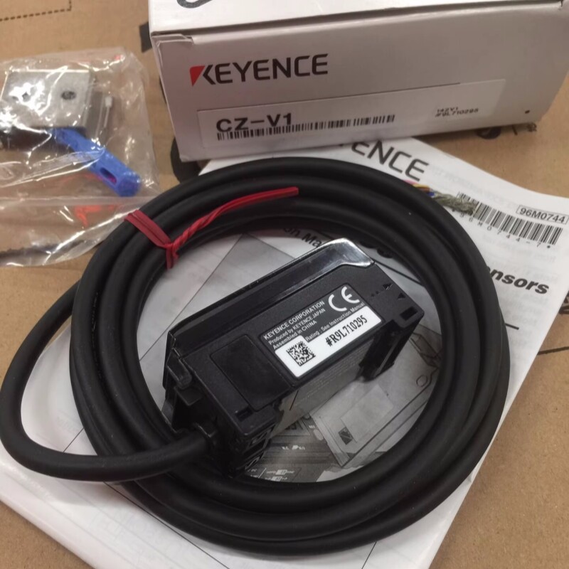 1PC New Keyence CZ-V1 Color Differentiatin​g Sensor CZV1 Expedited