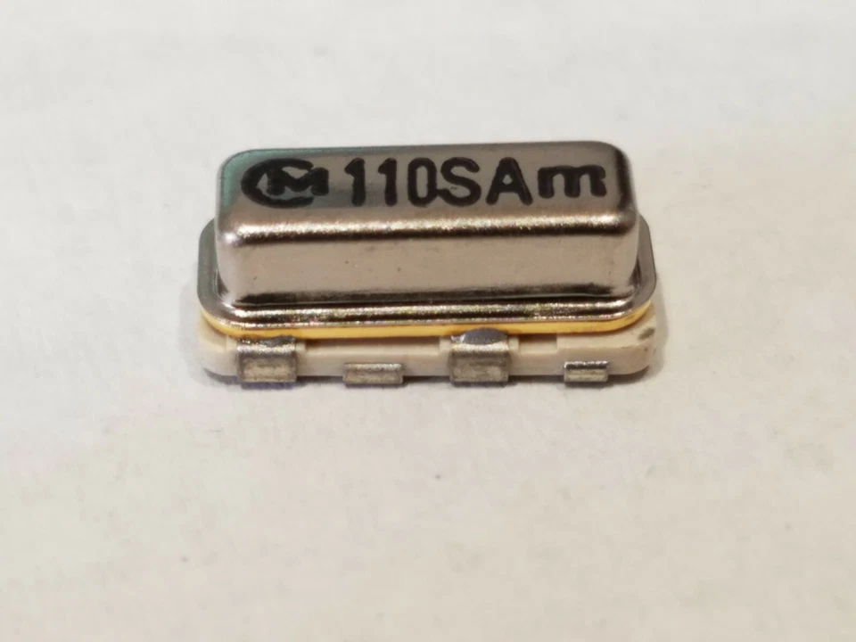 1 pce of 110.6 MHz ( 1.1 MHz 3dB BW ) SAW FILTER SAFP110.6MSA10T - Image 2 of 4