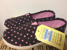 TOMS Classic Black Pink Small Dot Youth 4.5 Shoes Size Slip On Brand New in Box