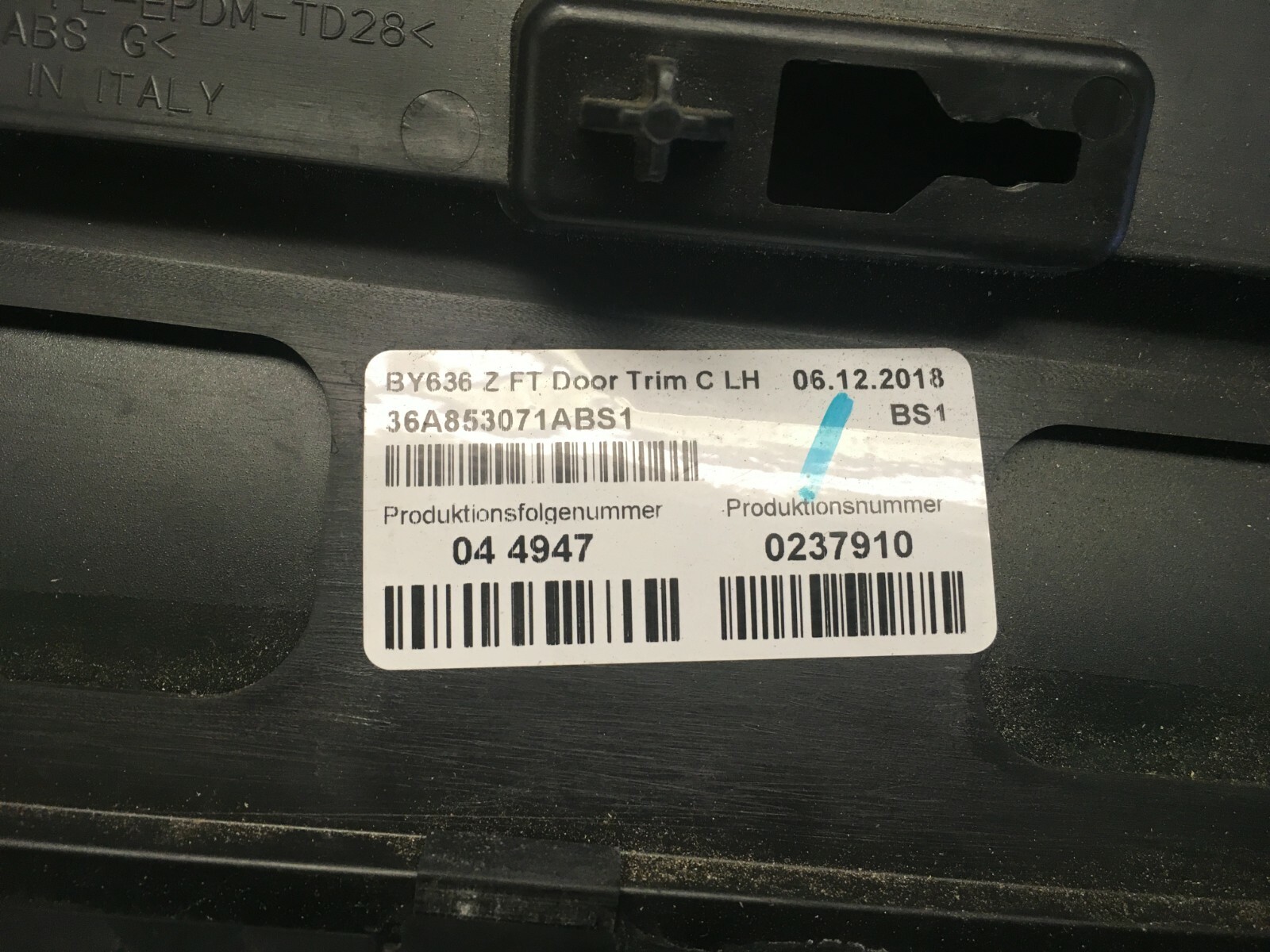 2017 Bentley Bentayga left door molding OEM