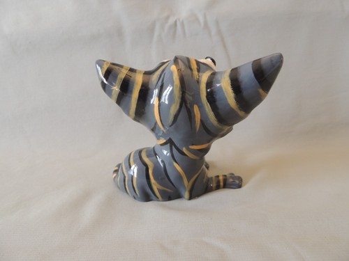 Vintage decorative ceramic and porcelain cat figure - Picture 5 of 10