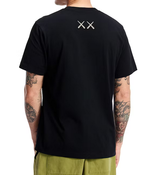 【BEANSTALK】KAWS × UNIQLO ブラックとレッド L KAWS x Uniqlo UT Short Sleeve Graphic Black T-shirt (Style 467775