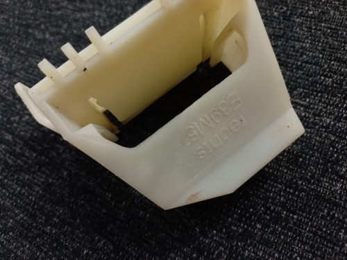 BMW 5-Series E39 3.0D Original Radiator Lower Bracket OEM 17.11-2247894 LEFT - Picture 12 of 16