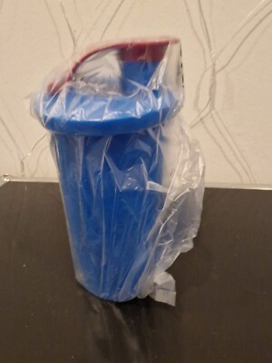 Tupperware Tupper Trinkbecher 330 ml blau mit  auslaufsichen Verschluss NEU