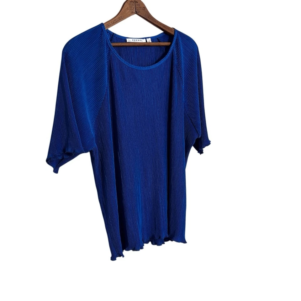 Blusa Pullover Cyrus Acanalada Cuello Redondo Elastizada Manga Corta con Volantes Azul XL Foto 2 de 4