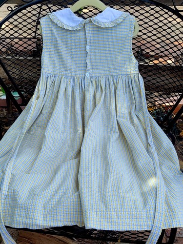 Remember Nguyen Vintage Smocked Embroidered Bears Bees Seersucker Dress Size 5 - Picture 2 of 11