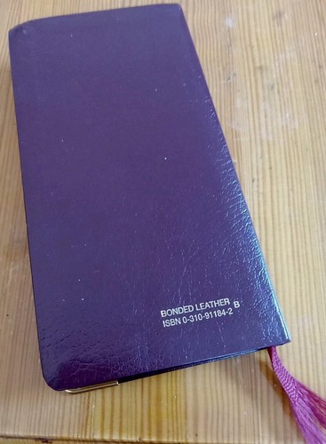 Thinline New International Version New Testament (1988 Bonded Leather Hardcover) - Foto 6 di 6