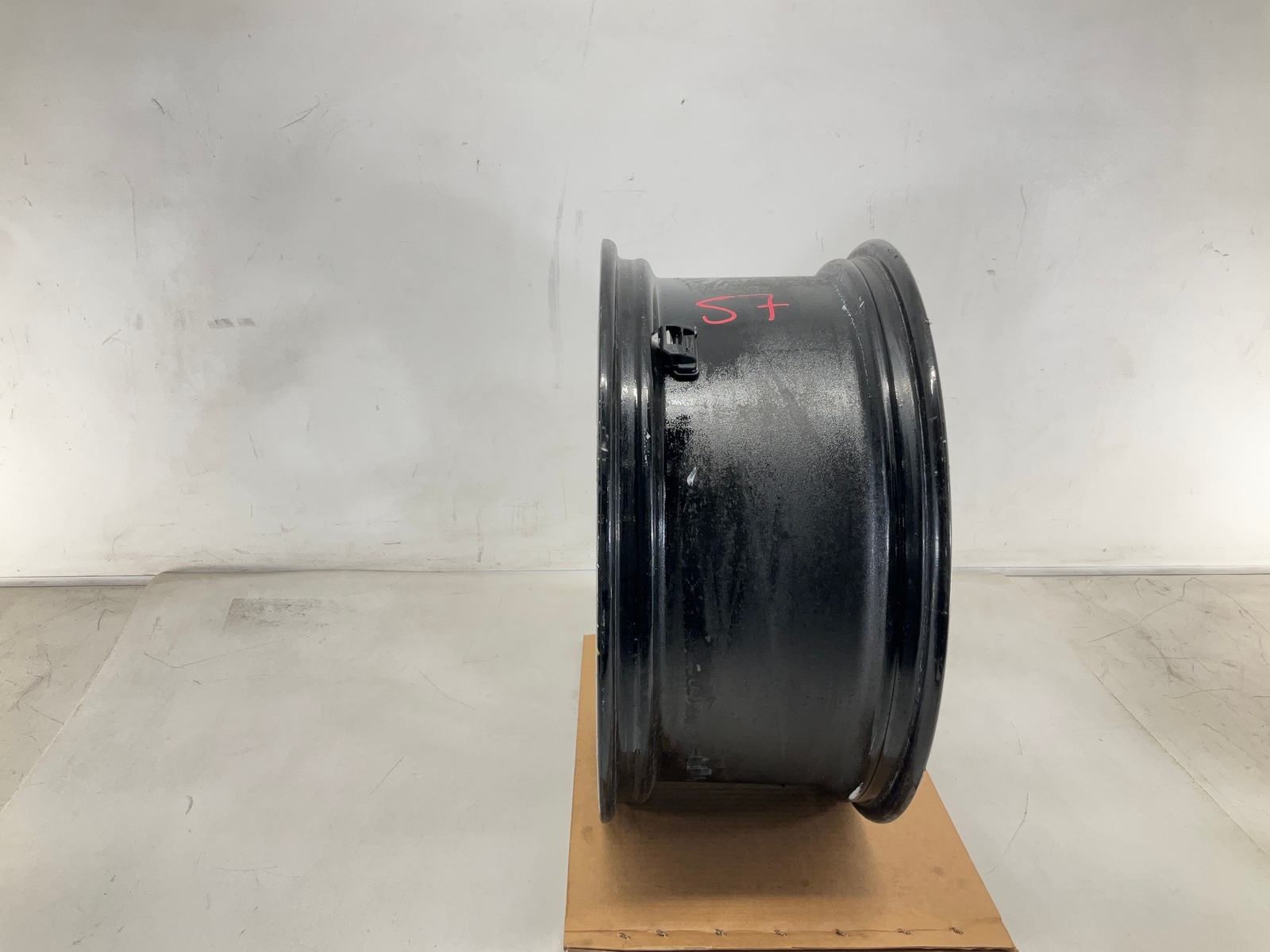 17-20 Maserati Levante 20x9 20" Wheel Rim OEM 670044701