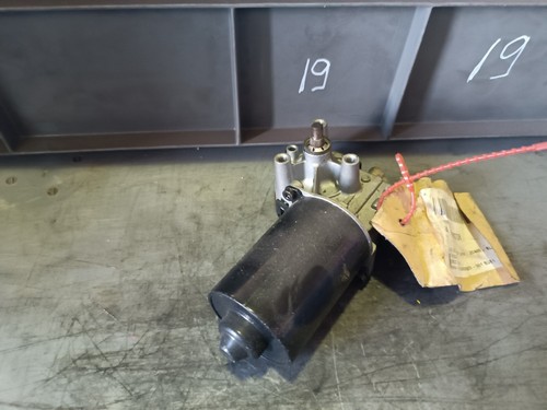 Scheibenwischermotor vorne 4B1955113 Bosch 0390241140 Audi A6 4B C5 Wischermotor