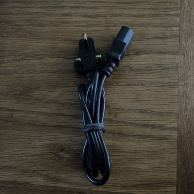 1,2 m 10 A UK-Stecker Stecker - IEC C13 Buchse schwarz Stromkabel