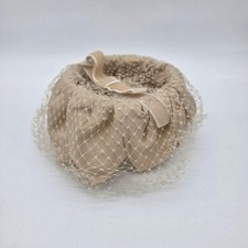 Vintage Fascinator Hat Womens One Size Beige Net Veil Bow Wedding Party Formal