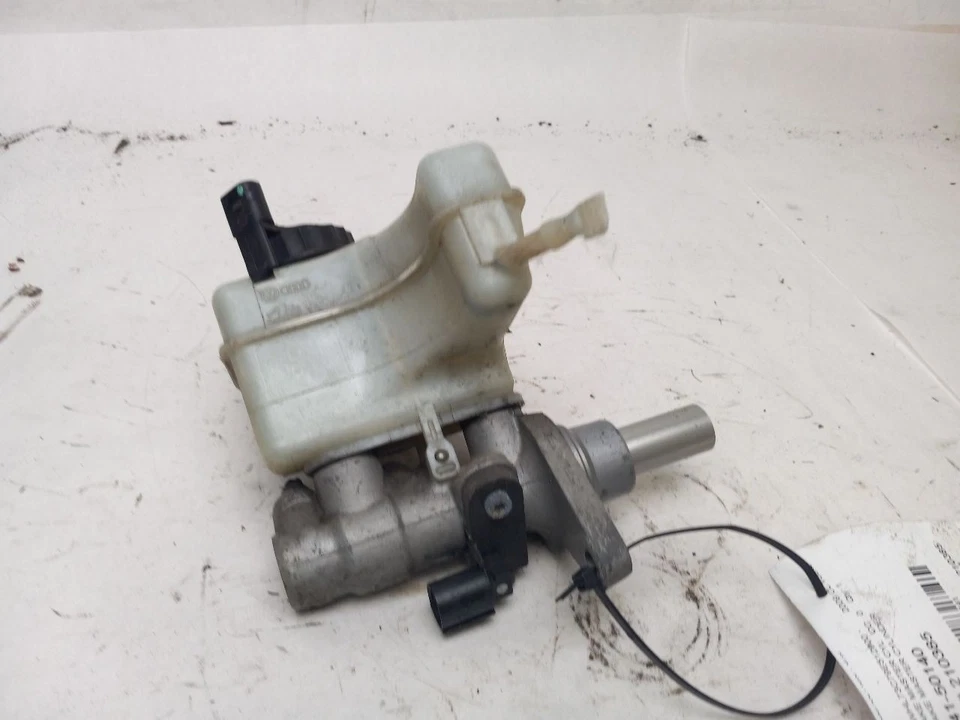 CILINDRO MAESTRO DE FRENO para VOLKSWAGEN CC 2009 - 2017 OEM Foto 2 de 4