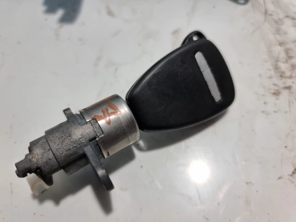 Jeep Patriot Ignition Barrel Lock Switch & Key & Door Lock 2008 OEM 05057297AH - Image 3 of 4