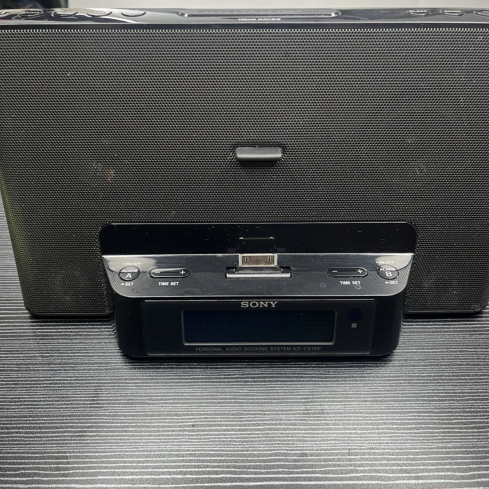 Sony ICF-CS15iP iPod Dock Alarm Clock Radio AM/FM AUX Tested Working