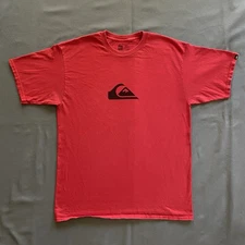 2010s Quiksilver T Shirt Mens Size Large Red Short Sleeve Surf Skate Street Wear