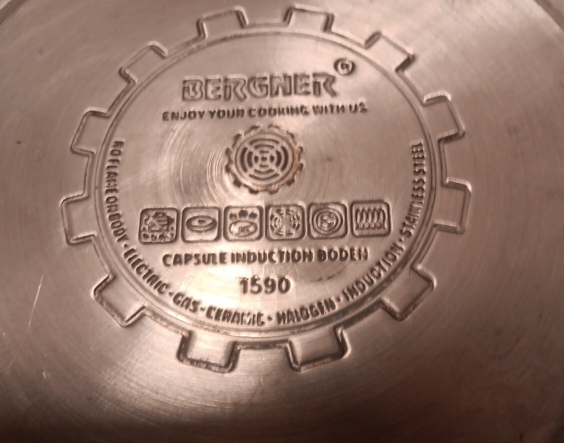 Bergner Emerald Green Whistling Tea Kettle Capsule Induction Boden