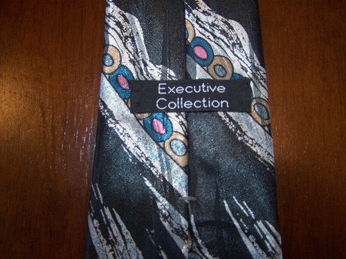 Neu mit Etikett Executive Collection Polyester-Krawatte schwarz geometrisches Muster 3,75 x 58 USA - Bild 3 von 4