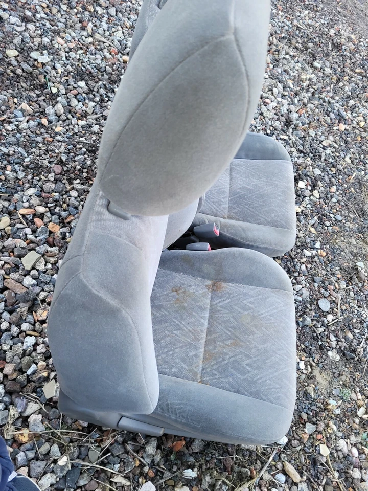 Комплект передних сидений 2004 Isuzu Rodeo водительское сиденье мощное серое тканевое основание в комплекте - Изображение 4 из 4