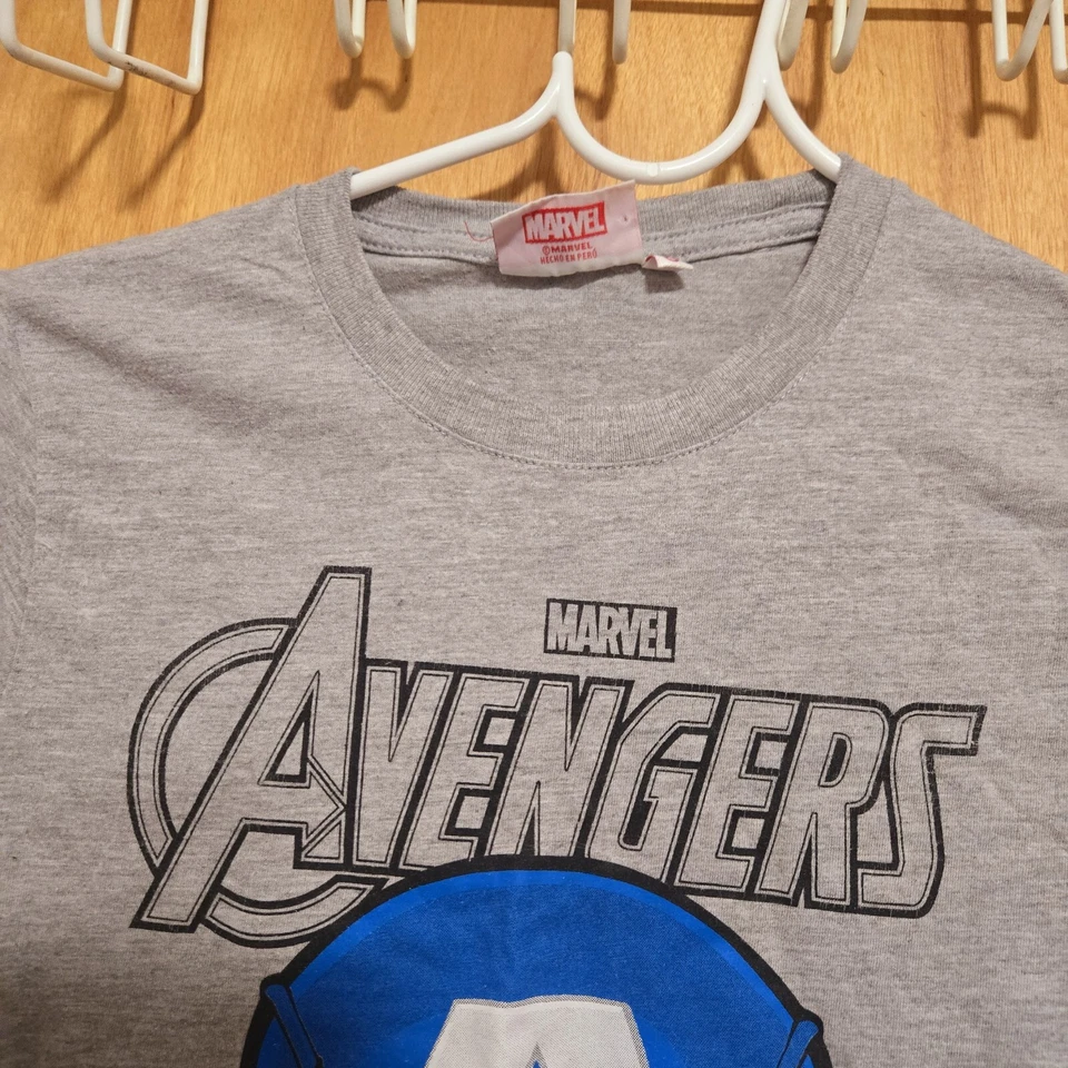 BUNDLE BOYS FASHION TOPS THE CHILDREN PLACE AND MARVEL - Image 3 of 4