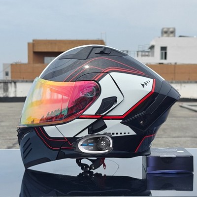 DOT Full Face Helmet with Bluetooth Intercom and Camera for Motorcyclists