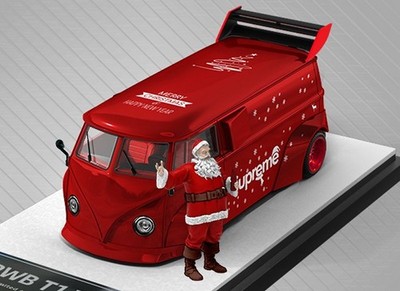 VW Volkswagen T1 Bus - Widebody + Figure - 2024 - Christmas - Mini Station 1:64