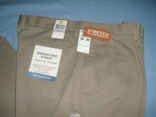 NEW NWT Dockers Signature Khaki Mens cotton blend Pants Size 38 x 30 Tan Pleated