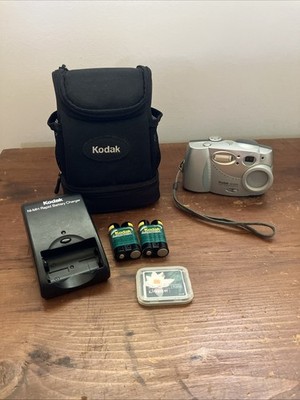 Kodak DX3600 2.2 Megapixel Digital Camera, Batteries, Charger, Case, Memory Card