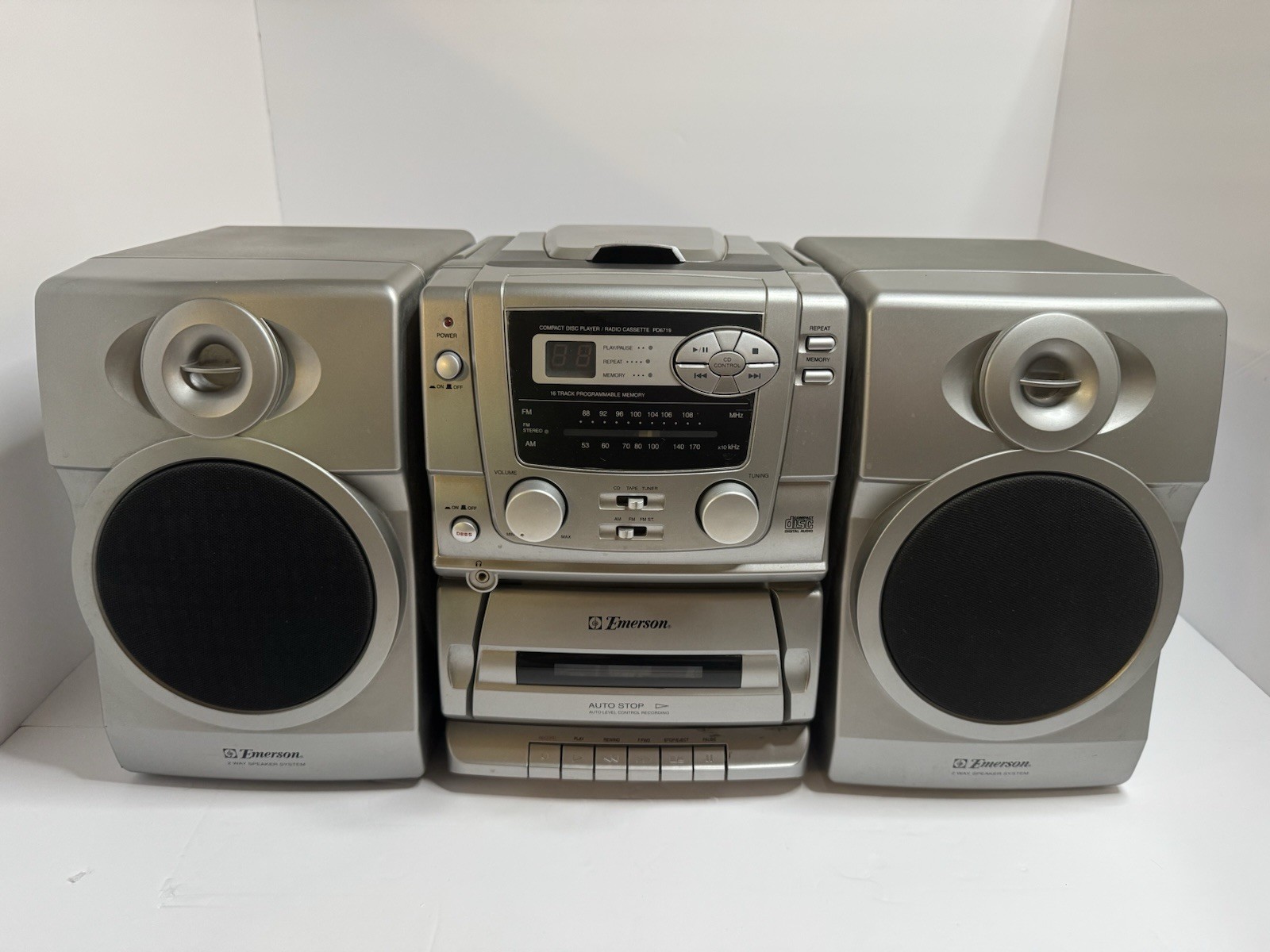 Boombox &mdash; Am/fm Radio &mdash; Tested & Working