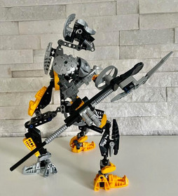 Bionicle The Shadowed One K8761 .  Rare  .  Complete  .